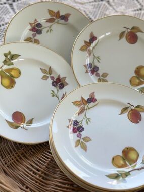 2 Vintage Royal Worcester Evesham Salad Lunch Plates Gold Trim England China